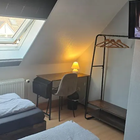 Sonnige Ferienzimmer Whv 아파트 *