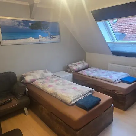 Sonnige Ferienzimmer Whv 아파트