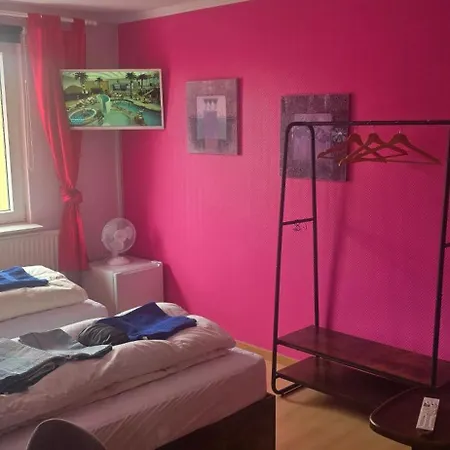 Sonnige Ferienzimmer Whv Apartamento *